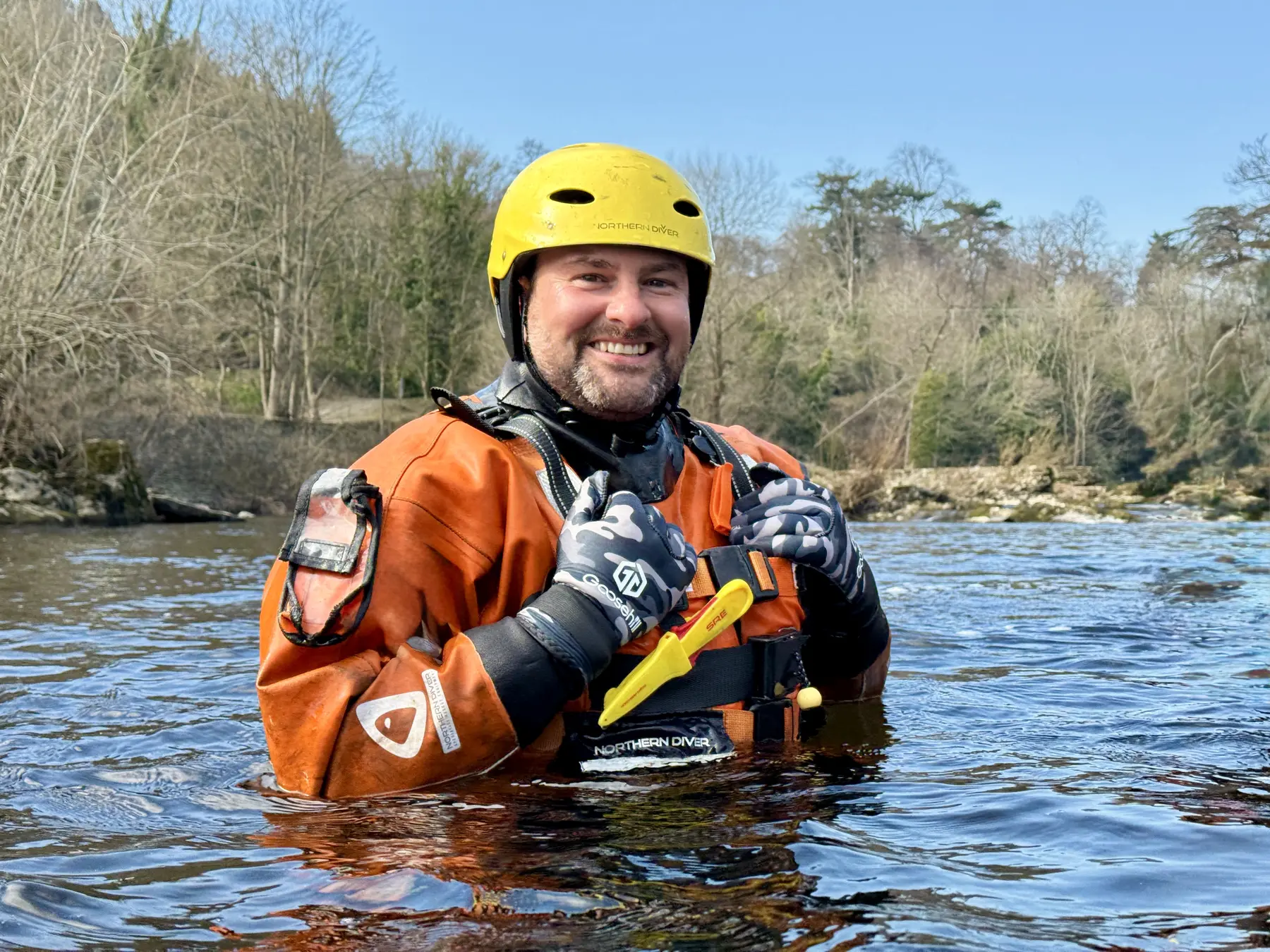 Water-rescue operative equipped for safety support in a flowing watercourse